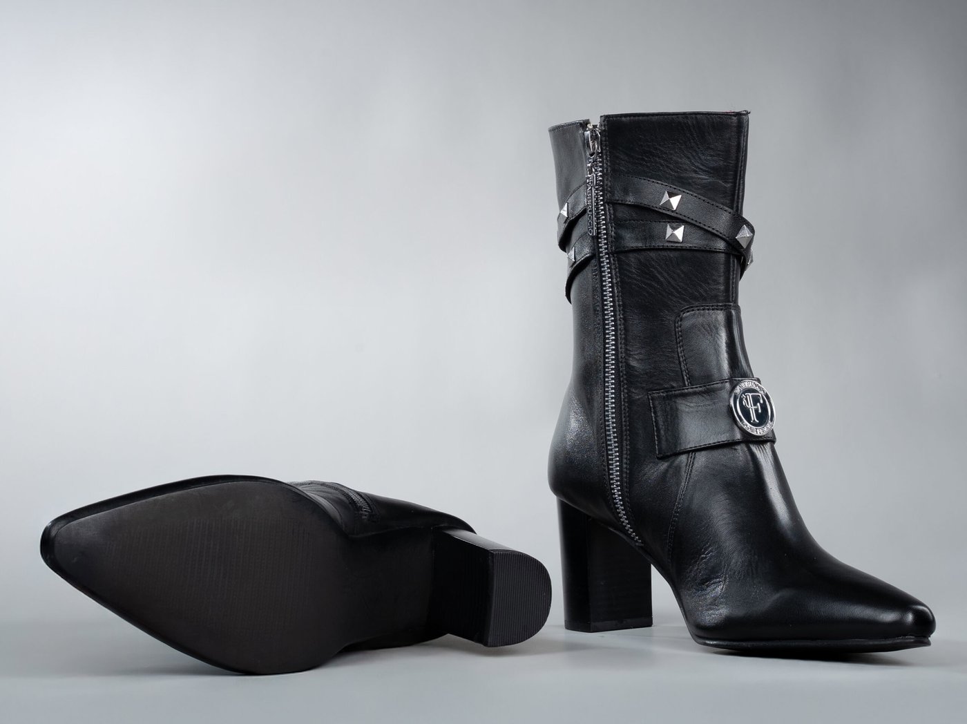 The Paris Black, rubber outsole